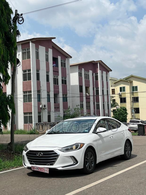 Hyundai Elantra 2017 White