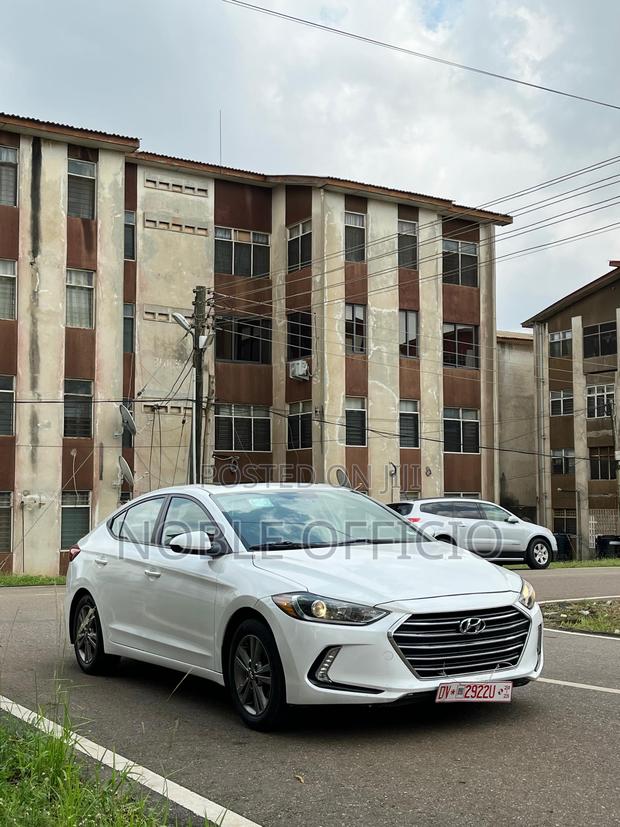 Hyundai Elantra 2017 White