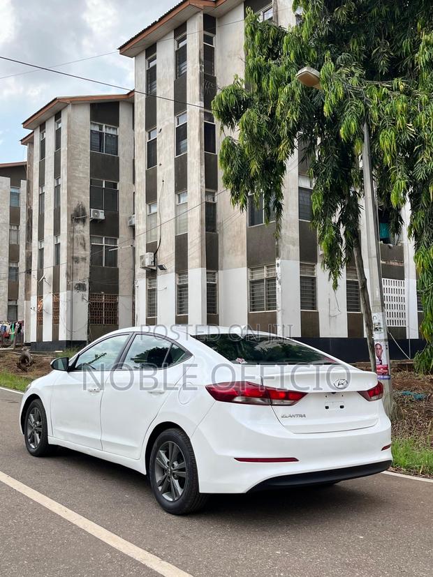 Hyundai Elantra 2017 White
