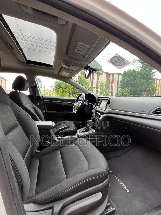 Hyundai Elantra 2017 White