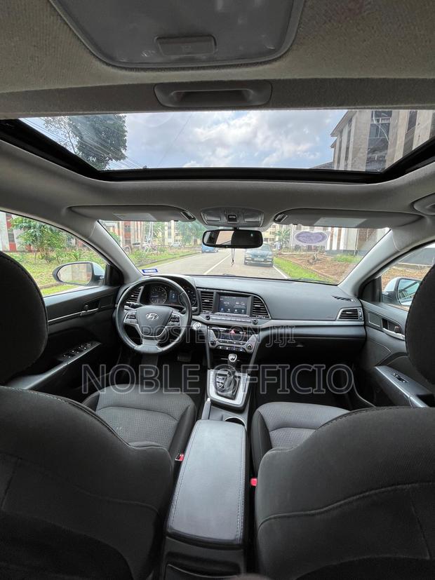 Hyundai Elantra 2017 White