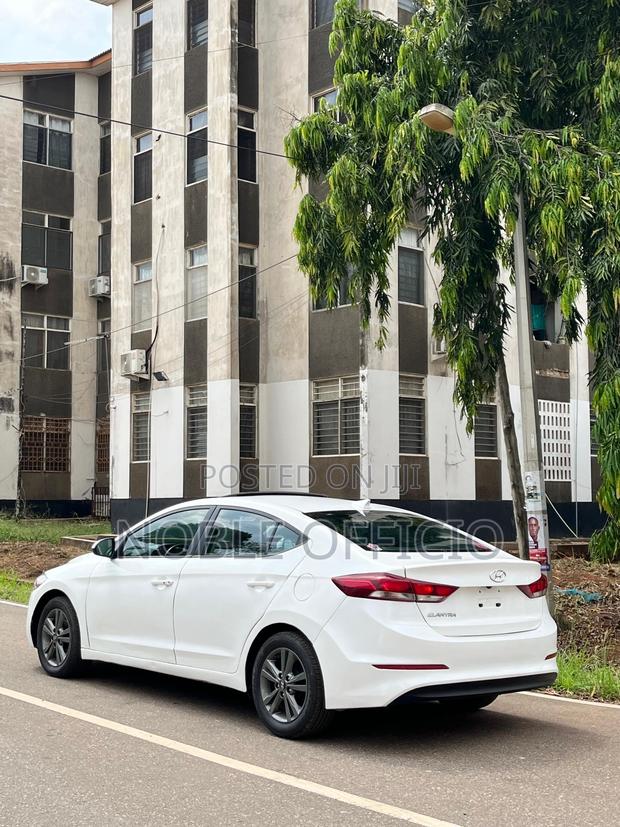 Hyundai Elantra 2017 White