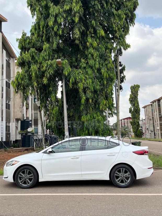 Hyundai Elantra 2017 White