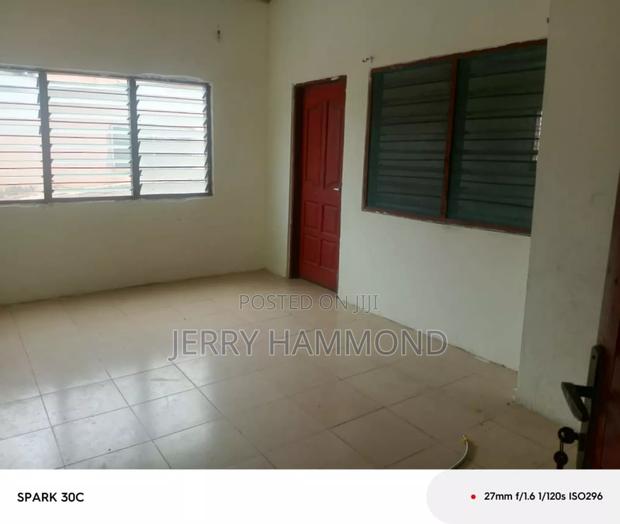 2bdrm Apartment in Teshie Malic, New Town for rent · Photo 2