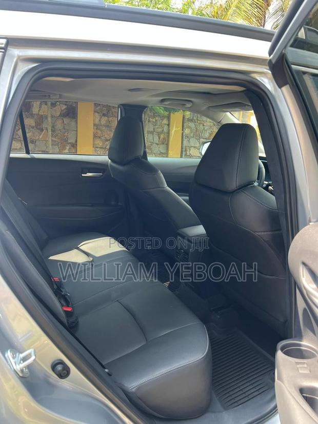 Toyota Corolla Cross XLE 2025 Silver