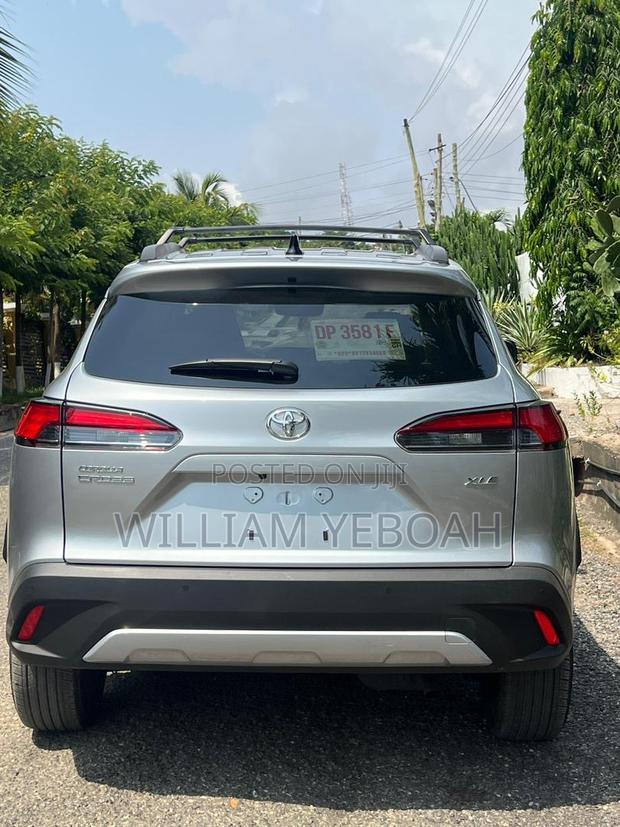 Toyota Corolla Cross XLE 2025 Silver