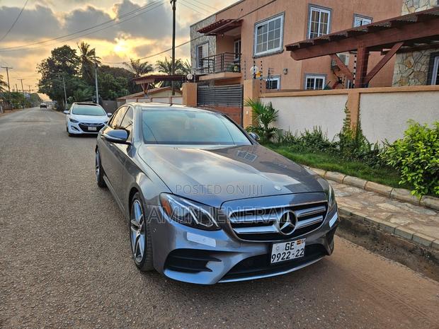 Mercedes-Benz E300 2017 Gray photo 6