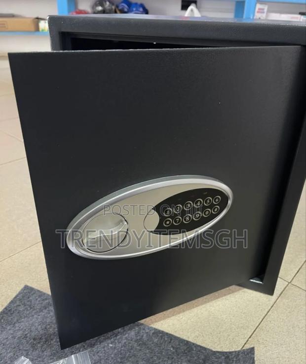 14.1kg Electronic Digital Pin Locking Safe Box With Override Key photo 2