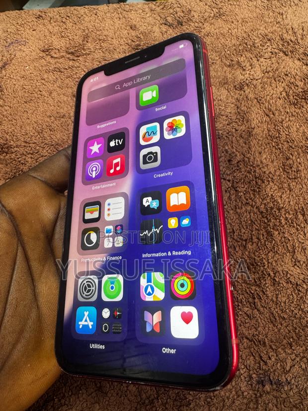 Apple iPhone XR 64 GB Red photo 2