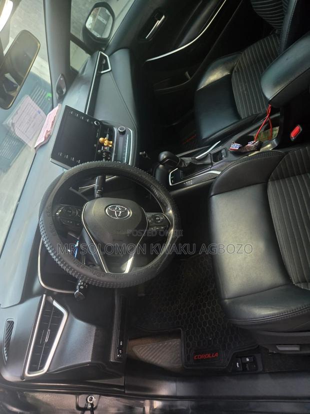 Toyota Corolla 2022 Black photo 3