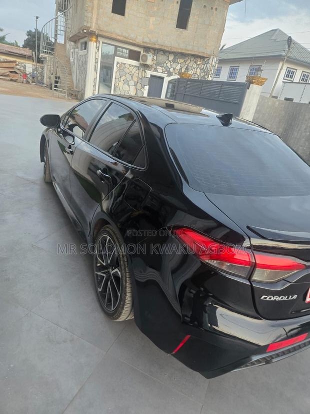 Toyota Corolla 2022 Black photo 5
