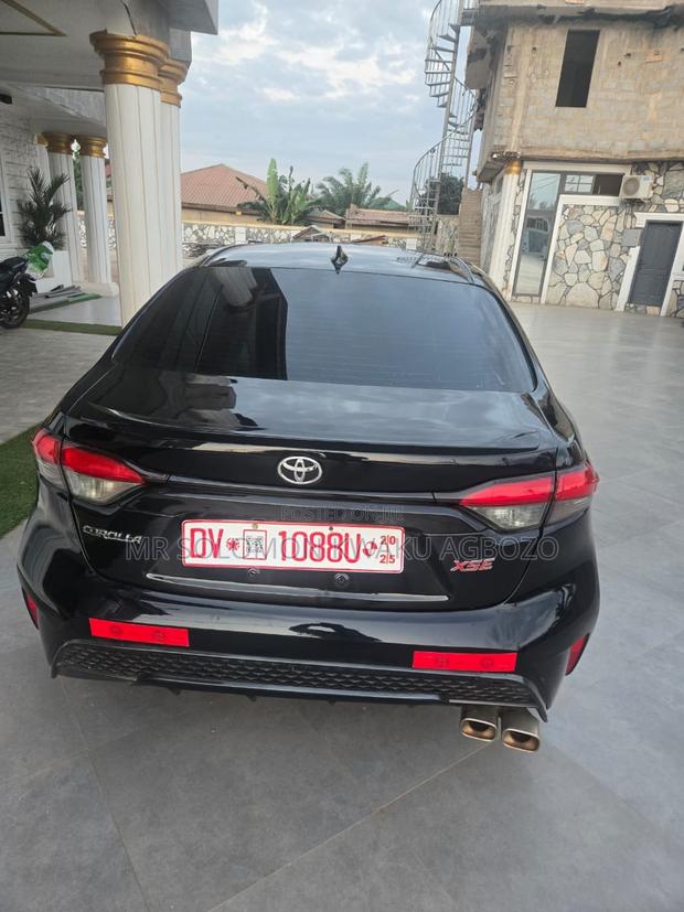 Toyota Corolla 2022 Black photo 7