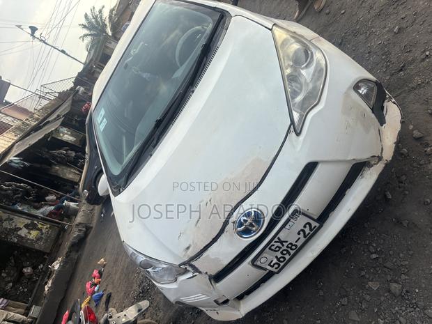 Toyota Aqua G 2011 White