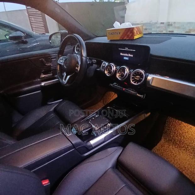 Mercedes-Benz GLB-Class GLB 250 4MATIC 2023 Gray photo 7