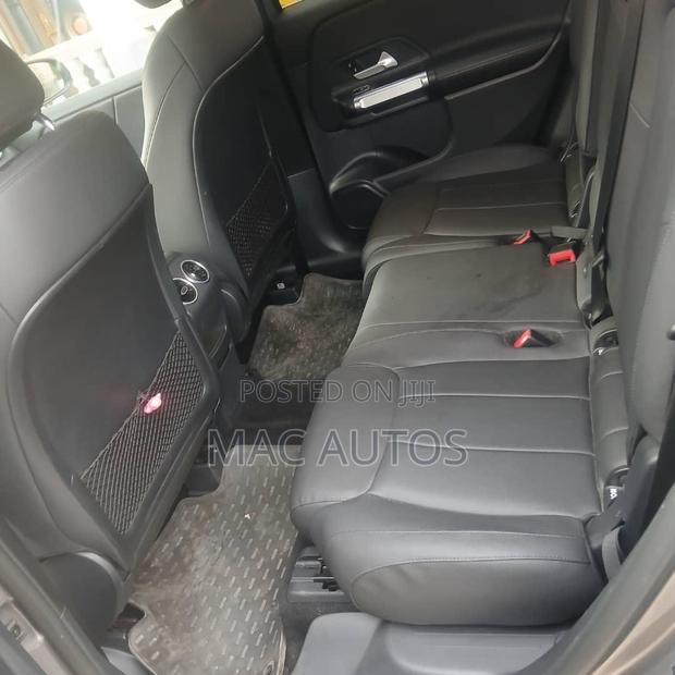 Mercedes-Benz GLB-Class GLB 250 4MATIC 2023 Gray photo 8