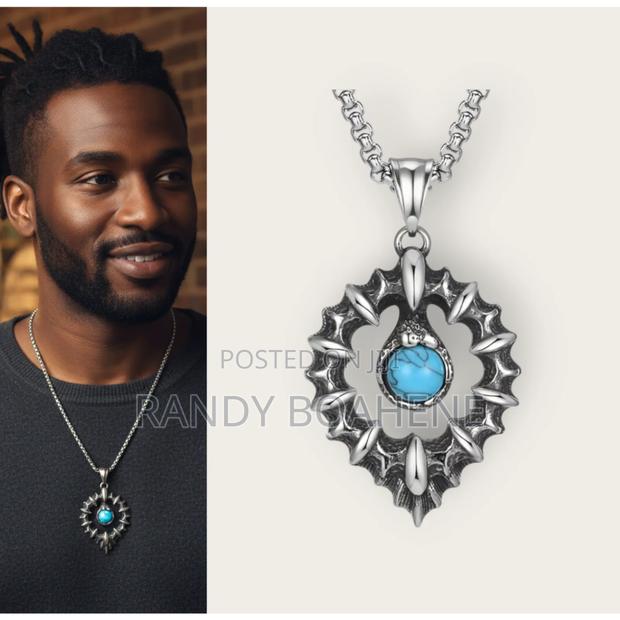 Blue Natural Stone Pendant Necklace · Photo 3