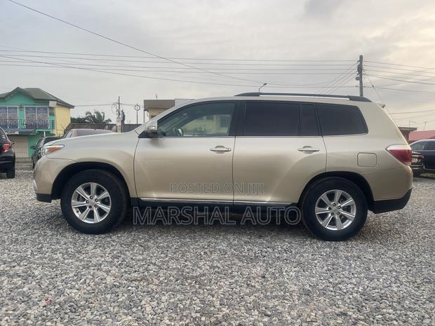 Toyota Highlander Limited 3.5l 4WD 2013 Brown photo 2