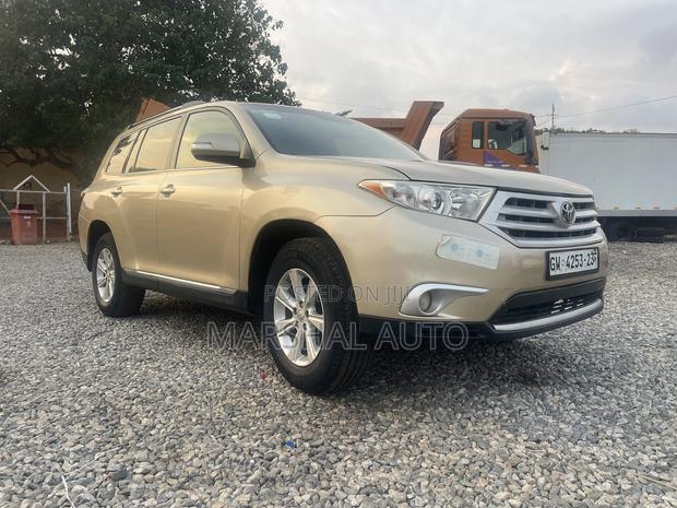 Toyota Highlander Limited 3.5l 4WD 2013 Brown photo 5