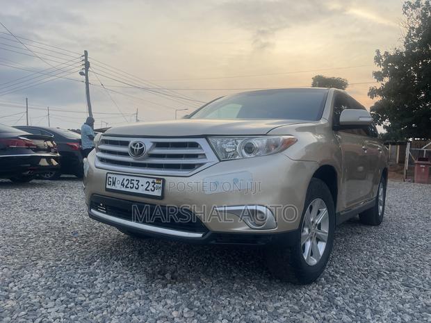 Toyota Highlander Limited 3.5l 4WD 2013 Brown photo 8