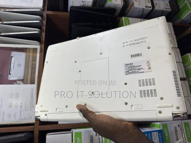 Laptop Toshiba Dynabook T552 8GB Intel Core I3 HDD 500GB photo 4