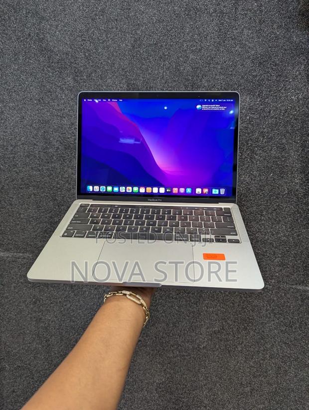 Laptop Apple MacBook Pro 2022 M2 8GB Apple M2 SSD 256GB