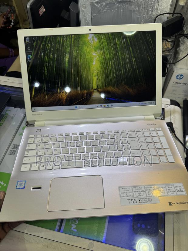 Laptop Toshiba Dynabook T552 8GB Intel Core I3 HDD 500GB