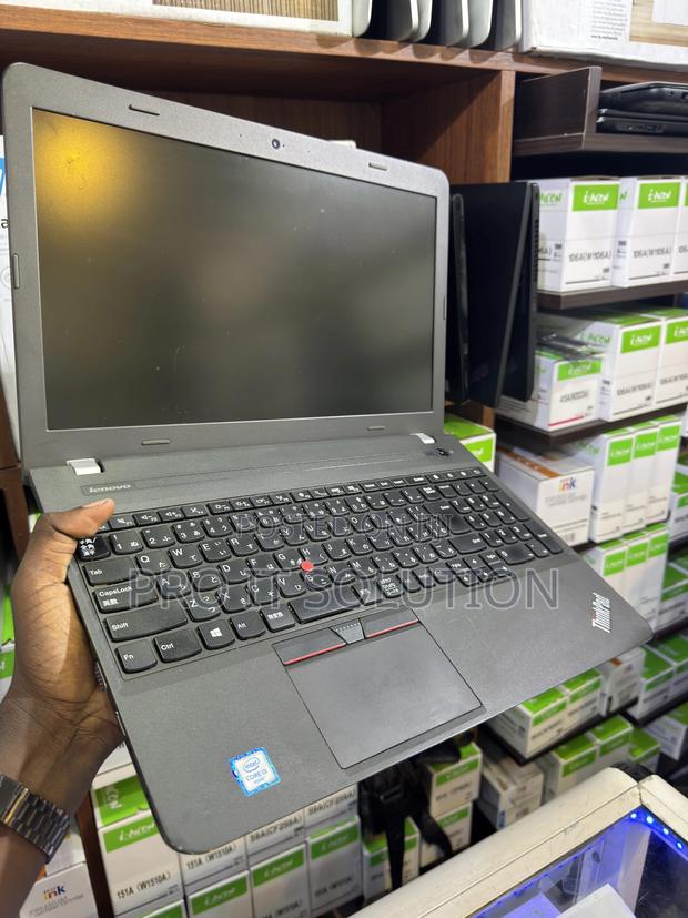Laptop Lenovo ThinkPad E570 4GB Intel Core I3 HDD 500GB photo 2