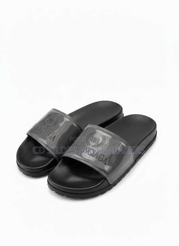 Balenciaga Slides 30 Pieces in a Box