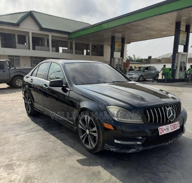 Mercedes-Benz C300 Sport 4Matic Sedan AWD (3.0L 6cyl 7A) 2012 Black photo 2