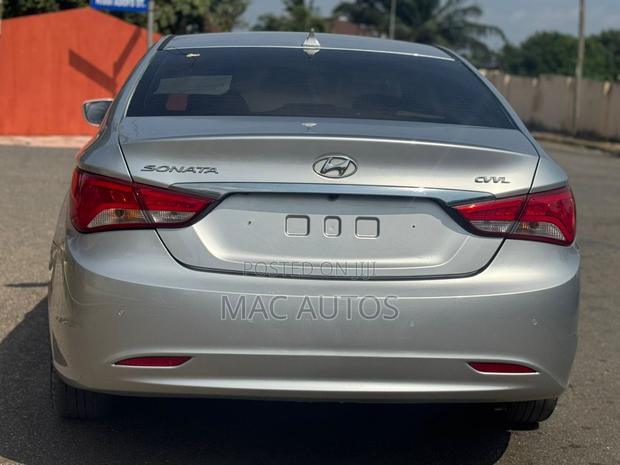 Hyundai Sonata GLS PZEV 4dr Sedan (2.4L 4cyl 6A) 2014 Silver photo 2