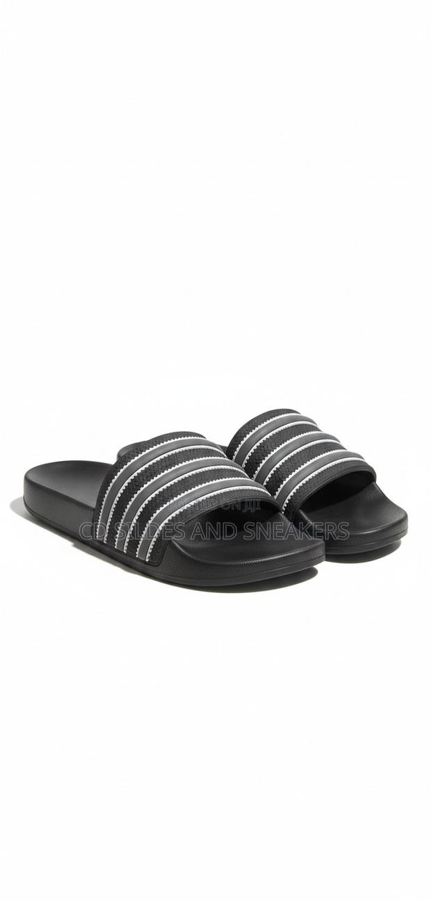 Adidas Slides – 30 Pairs in a Box | Wholesale Retail photo 2