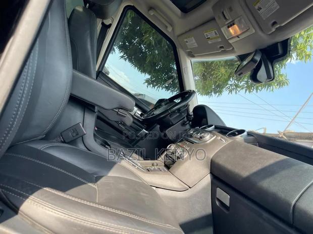 Land Rover Lr4 4dr SUV 4WD (3.0L 6cyl S/C 8A) 2014 Black