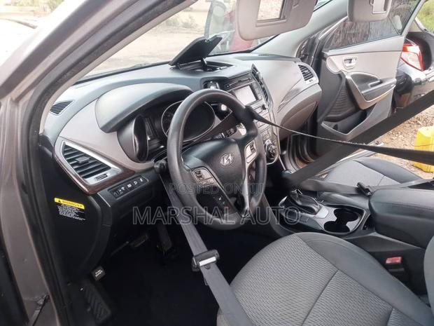 Hyundai Santa Fe SE AWD 2018 Gray photo 5