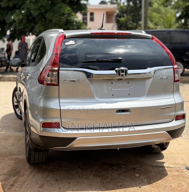 Honda CR-V Touring 4dr SUV (2.4L 4cyl CVT) 2016 Silver photo 4