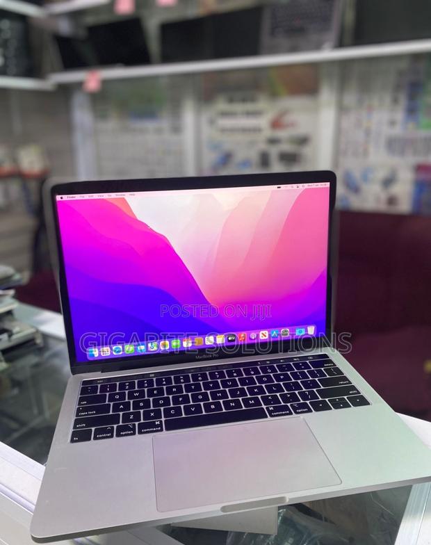 Laptop Apple MacBook Pro 2018 8GB Intel Core I5 SSD 256GB
