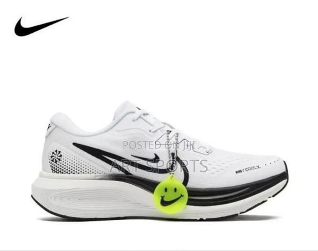 Nike Sneakers · Photo 4