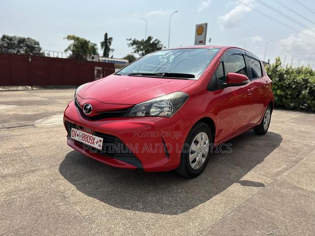Toyota Vitz 2015 Red