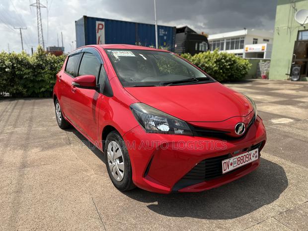 Toyota Vitz 2015 Red photo 2