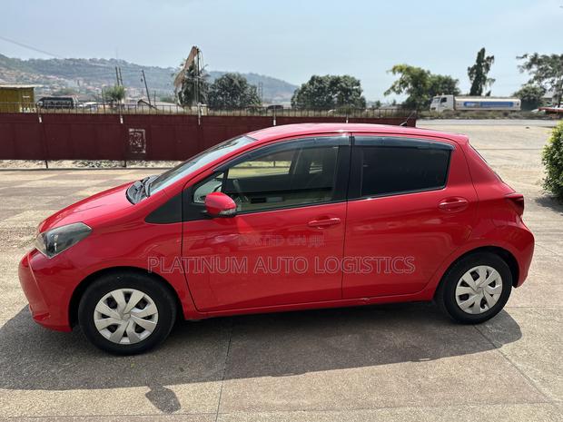 Toyota Vitz 2015 Red photo 5