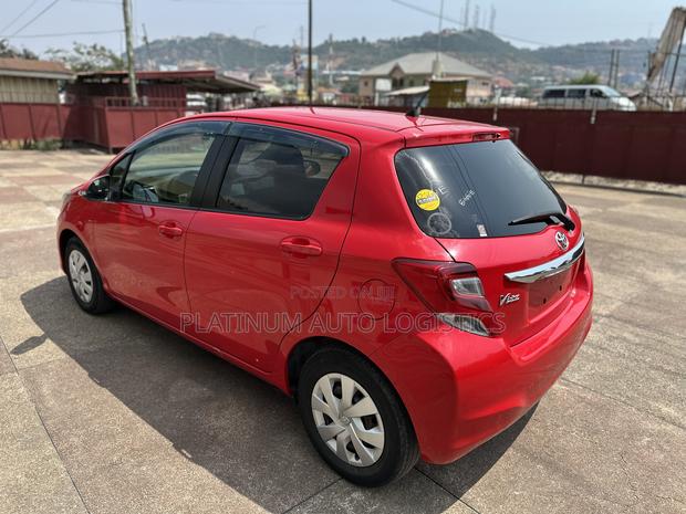 Toyota Vitz 2015 Red photo 6