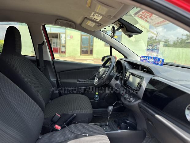Toyota Vitz 2015 Red photo 8