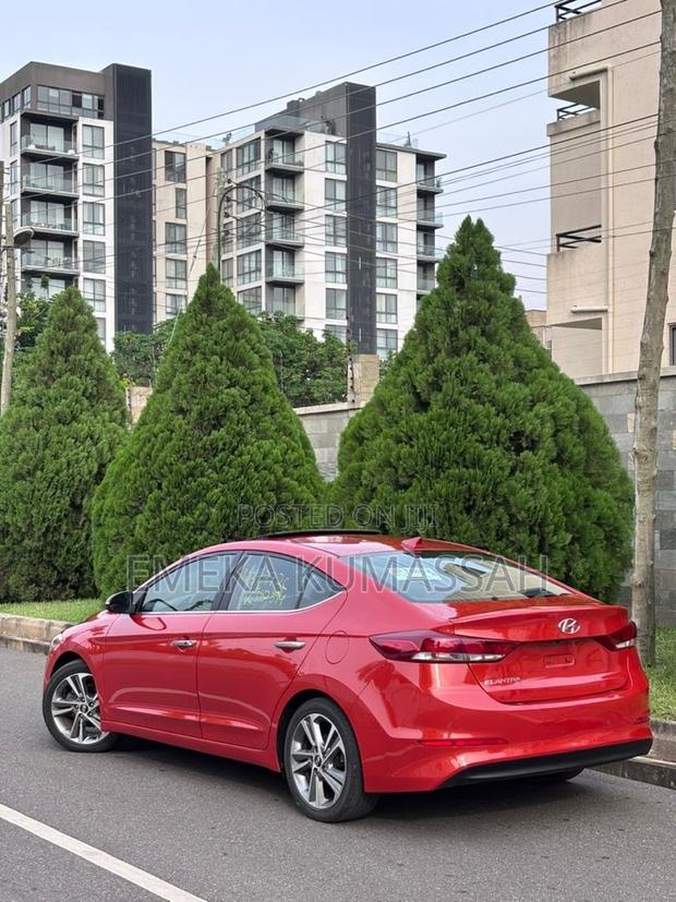 Hyundai Elantra Limited Sedan FWD (2.0L 4cyl 6A) 2017 Red photo 2