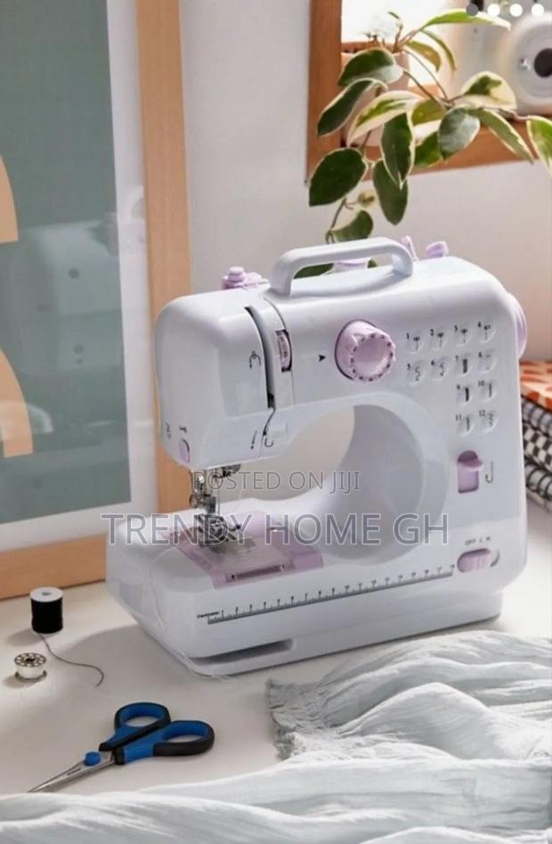 12‐Stitch Mini Portable Sewing Machine photo 3