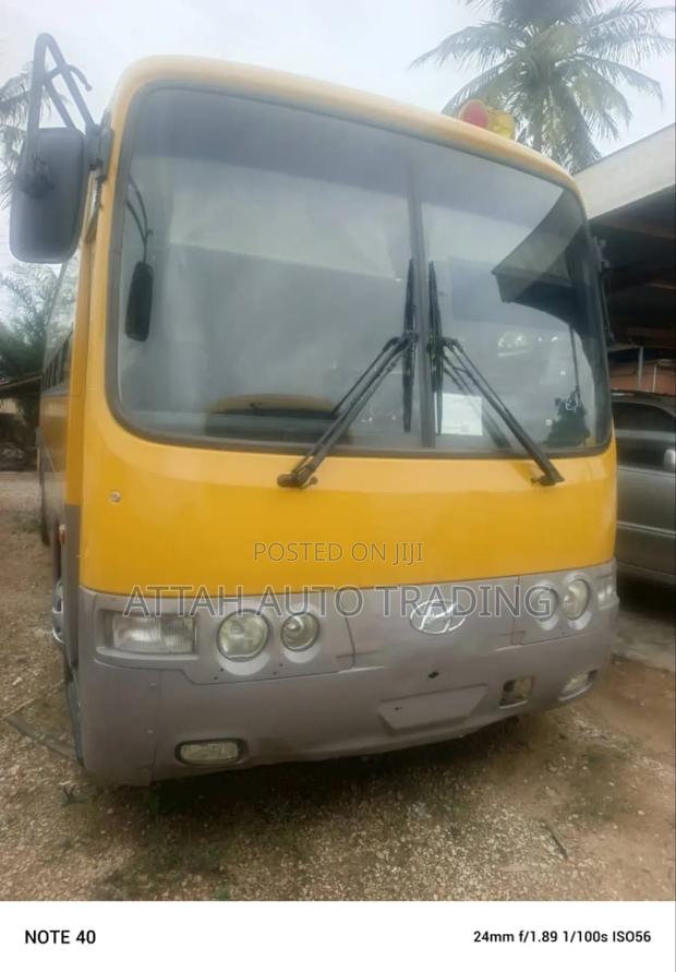 Hyundai Aero City 2012 Yellow