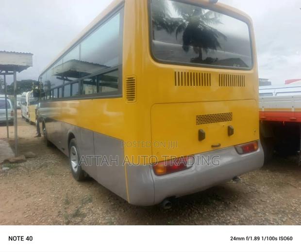 Hyundai Aero City 2012 Yellow photo 3