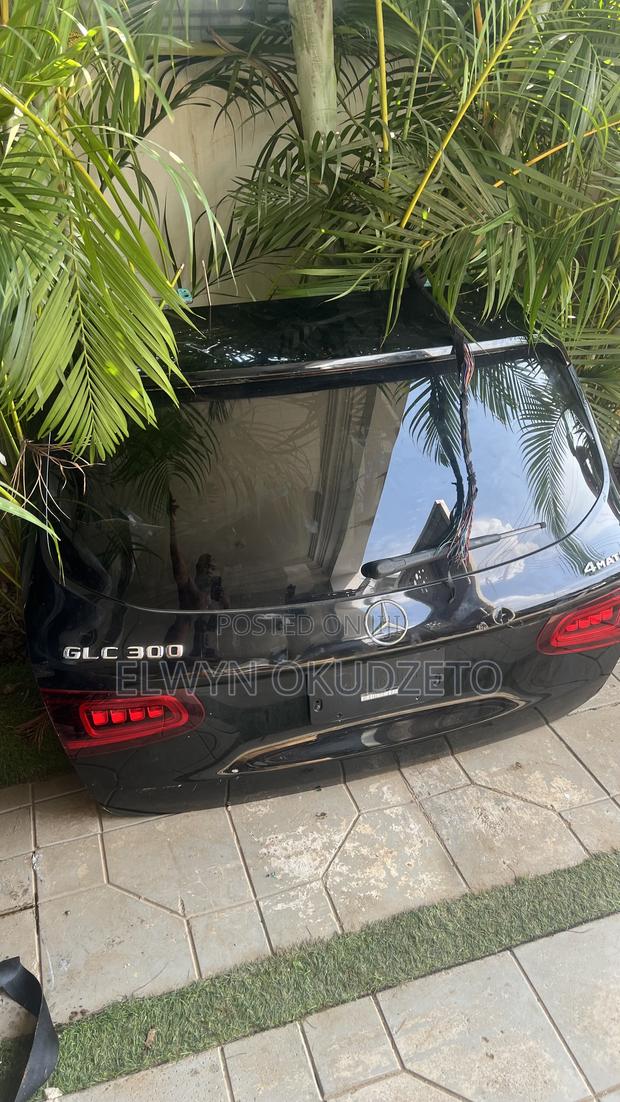 2020-2022 Mercedes GLC 300 Trunk Boot photo 2