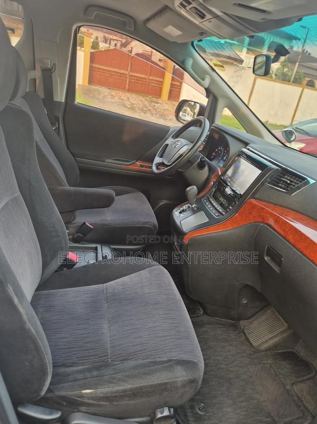 Toyota Vellfire 2014 White photo 5