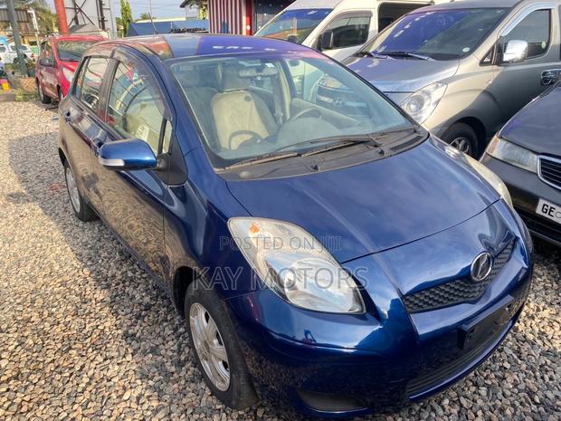 Toyota Vitz 1.0 FWD 3dr 2010 Blue