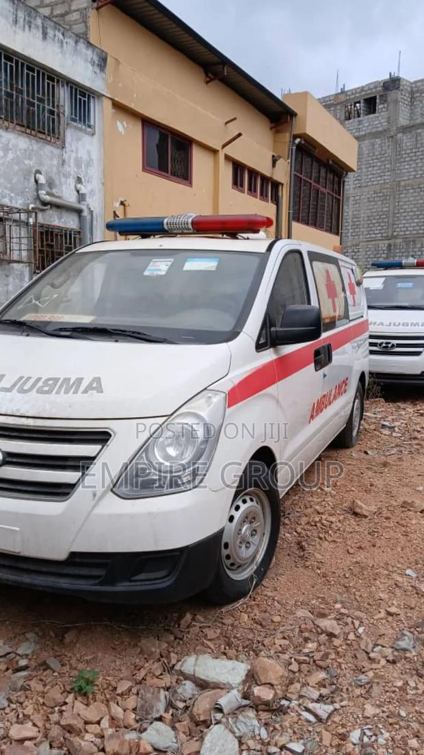 New Hyundai H1 2017 White photo 3