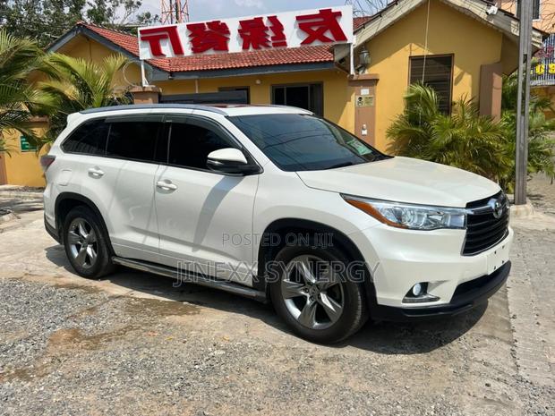 Toyota Highlander XLE V6 4x4 (3.5L 6cyl 6A) 2016 White